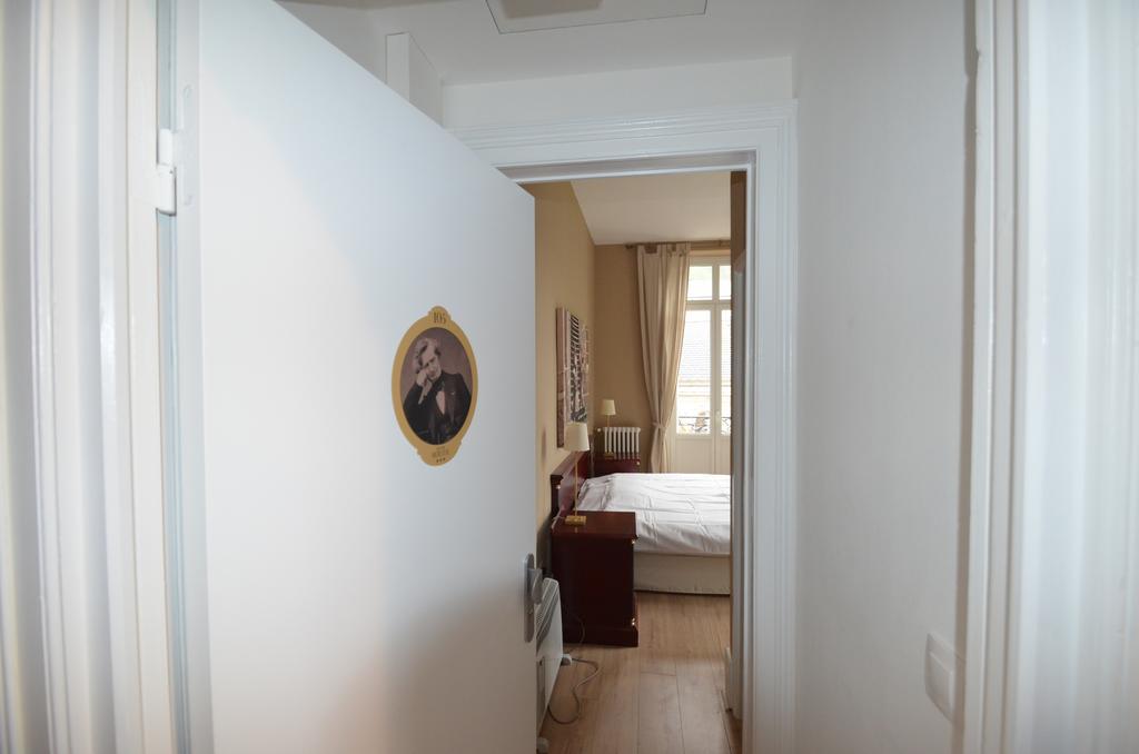 L'Empereur, Sa Femme Et Le Petit Prince Plombières-les-Bains Exterior foto