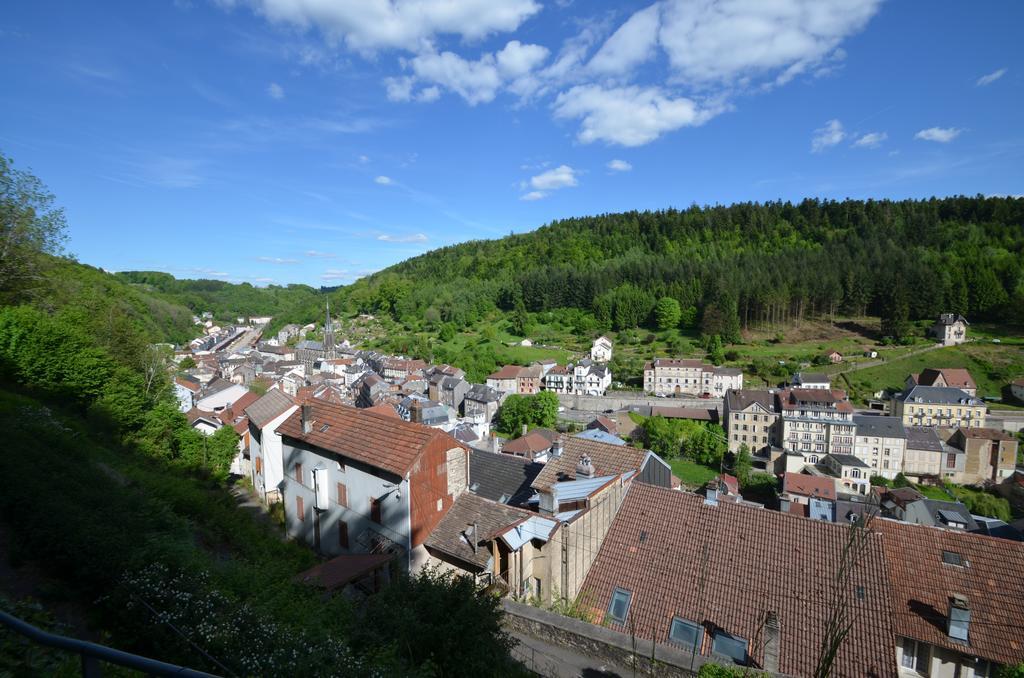 L'Empereur, Sa Femme Et Le Petit Prince Plombières-les-Bains Exterior foto